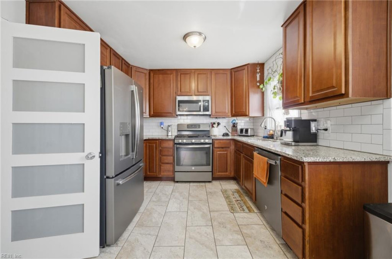 Photo 11 of 31 residential for sale in Norfolk virginia
