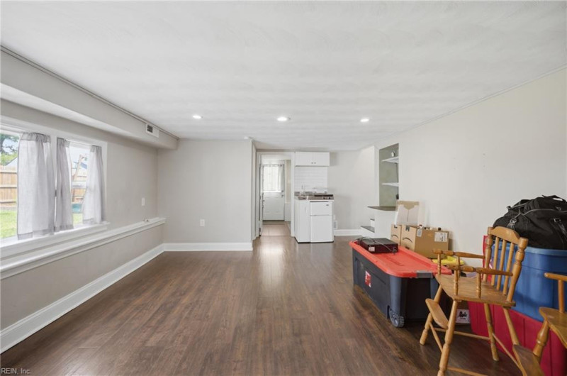 Photo 14 of 31 residential for sale in Norfolk virginia