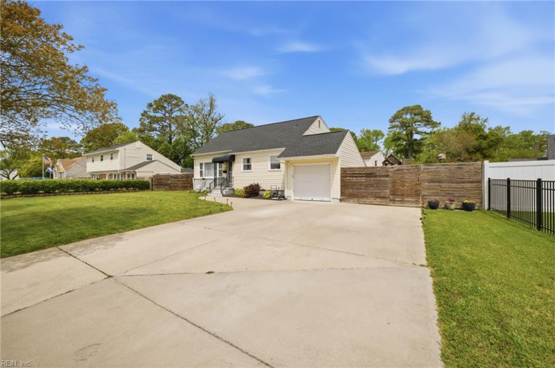 Photo 2 of 31 residential for sale in Norfolk virginia