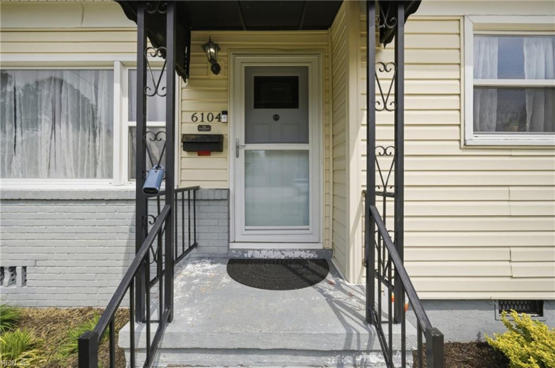 Photo 4 of 31 residential for sale in Norfolk virginia