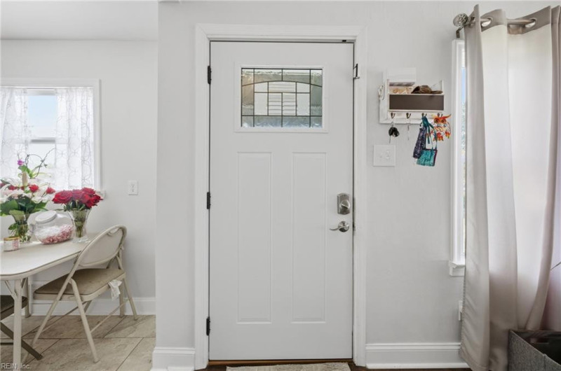 Photo 5 of 31 residential for sale in Norfolk virginia