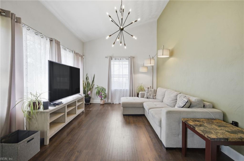 Photo 7 of 31 residential for sale in Norfolk virginia
