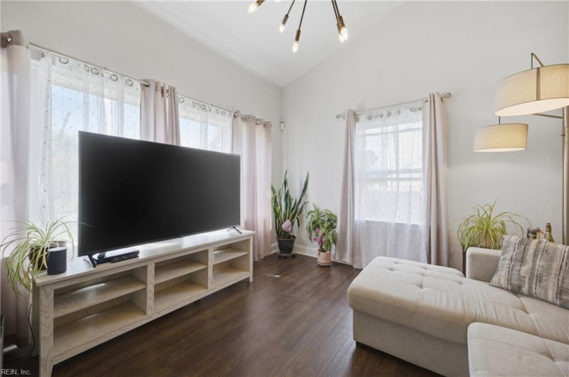 Photo 9 of 31 residential for sale in Norfolk virginia