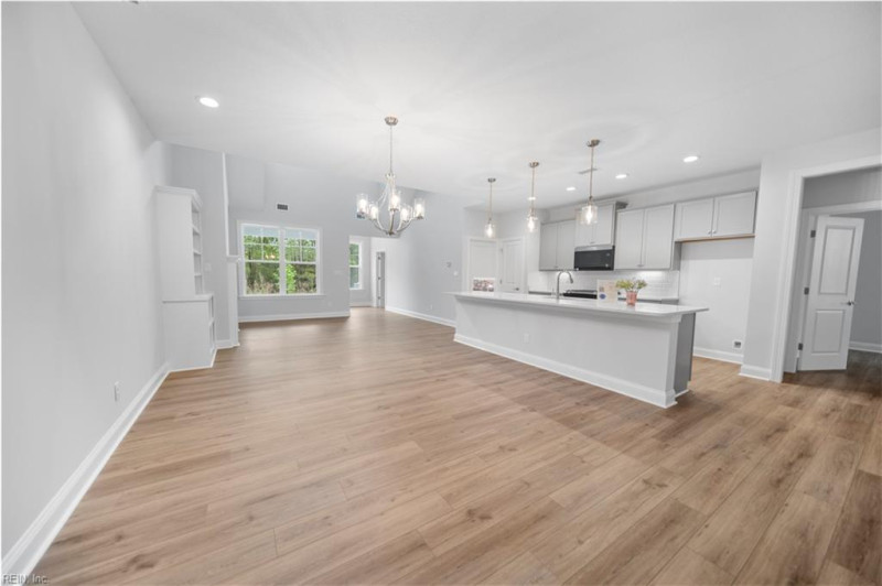 Photo 2 of 16 residential for sale in Suffolk virginia