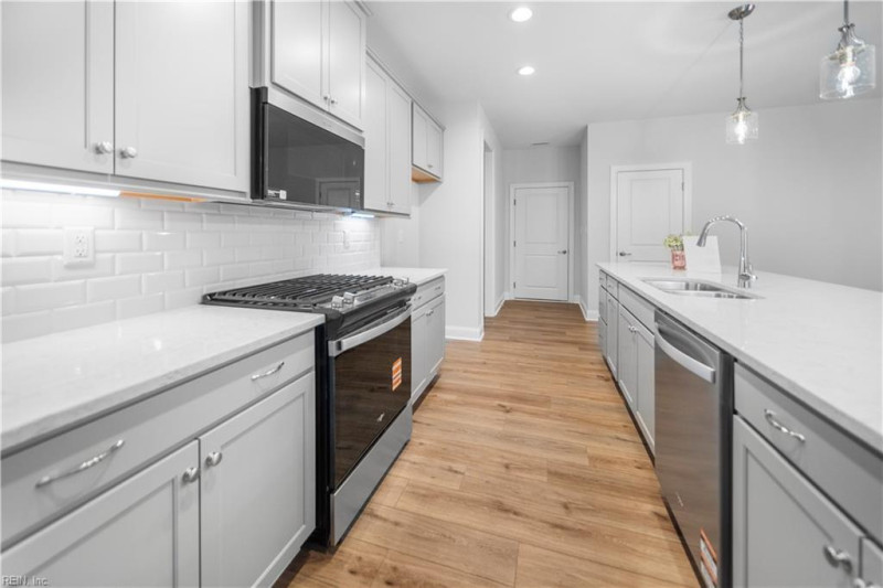 Photo 5 of 16 residential for sale in Suffolk virginia