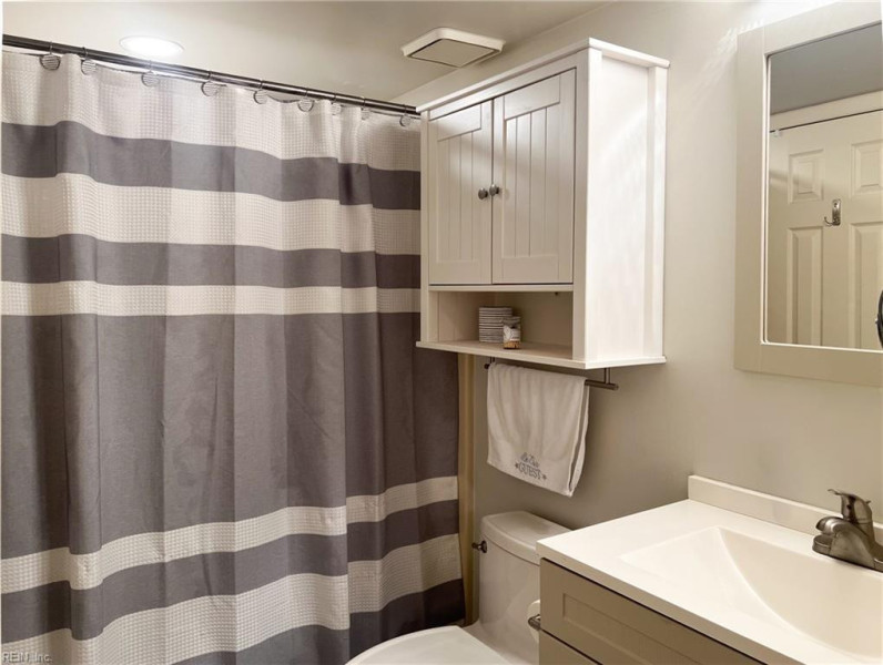 Photo 14 of 39 residential for sale in Middlesex County virginia