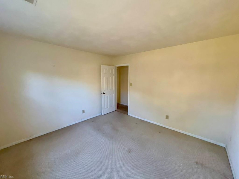 Photo 13 of 20 residential for sale in Virginia Beach virginia
