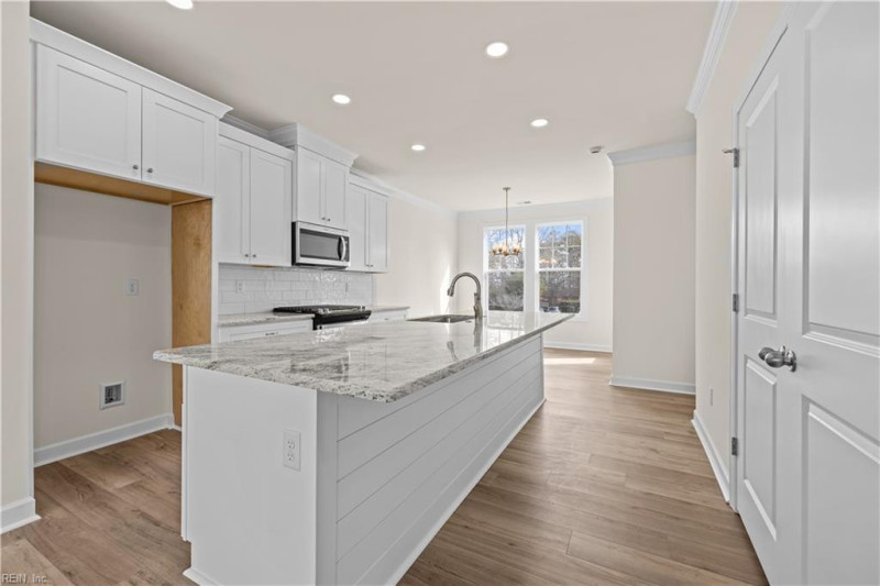 Photo 16 of 48 residential for sale in Virginia Beach virginia