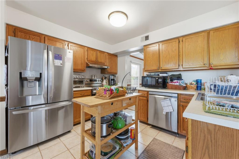 Photo 12 of 39 residential for sale in Virginia Beach virginia