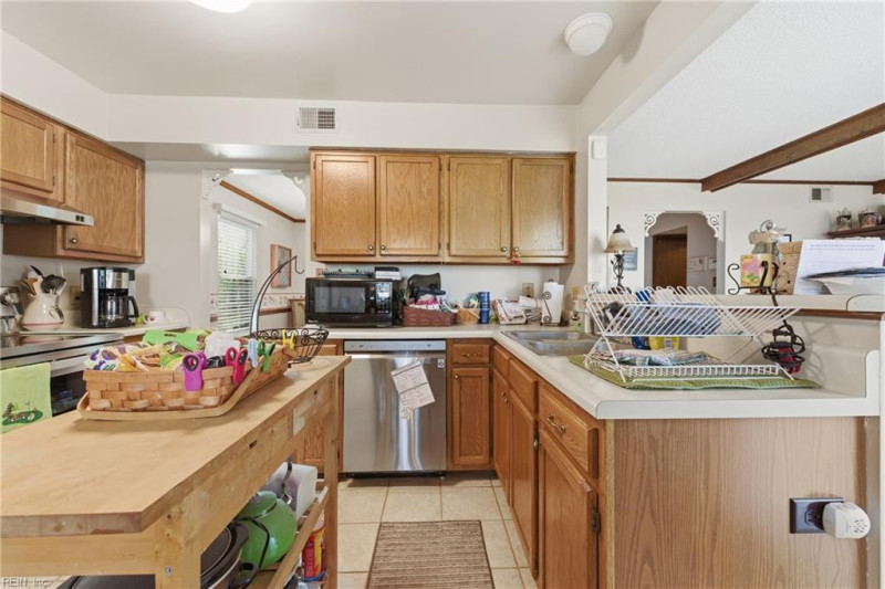 Photo 14 of 39 residential for sale in Virginia Beach virginia