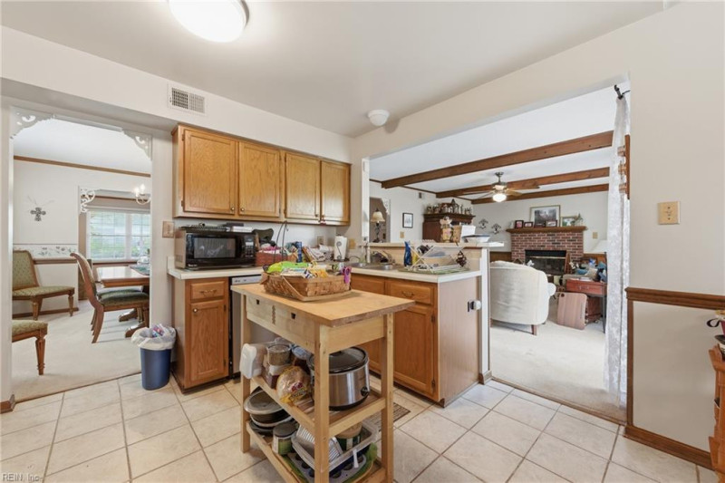 Photo 15 of 39 residential for sale in Virginia Beach virginia