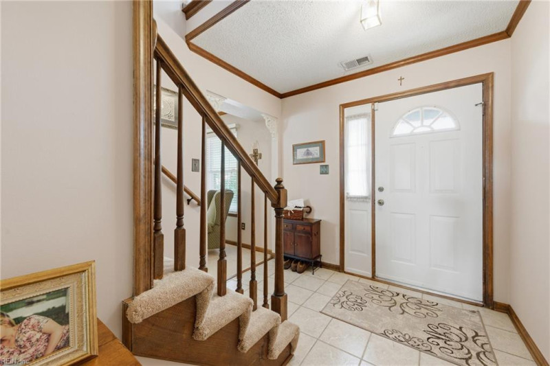 Photo 5 of 39 residential for sale in Virginia Beach virginia