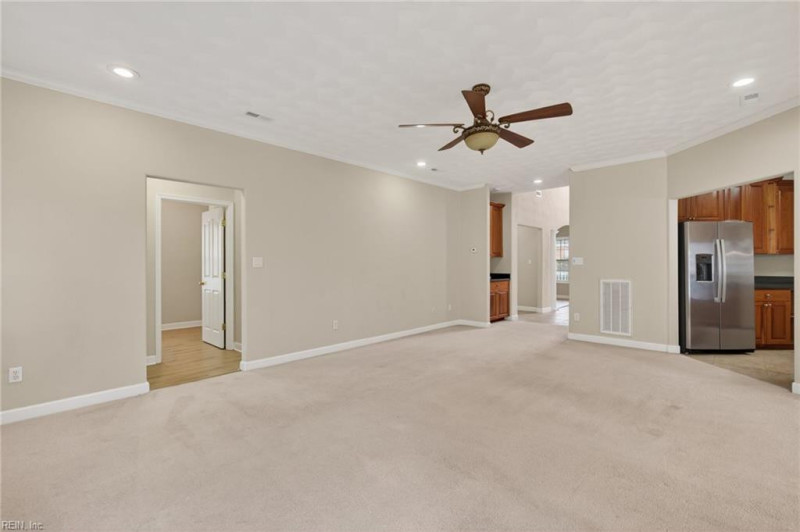 Photo 11 of 50 residential for sale in Chesapeake virginia