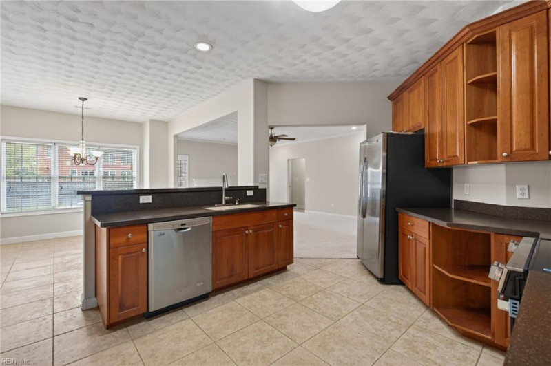 Photo 13 of 50 residential for sale in Chesapeake virginia