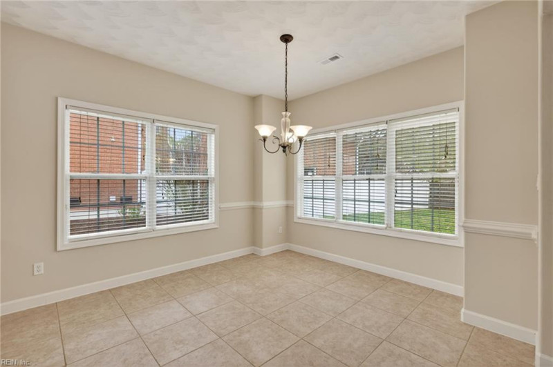 Photo 16 of 50 residential for sale in Chesapeake virginia