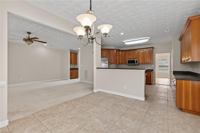Photo 17 of 50 residential for sale in Chesapeake virginia