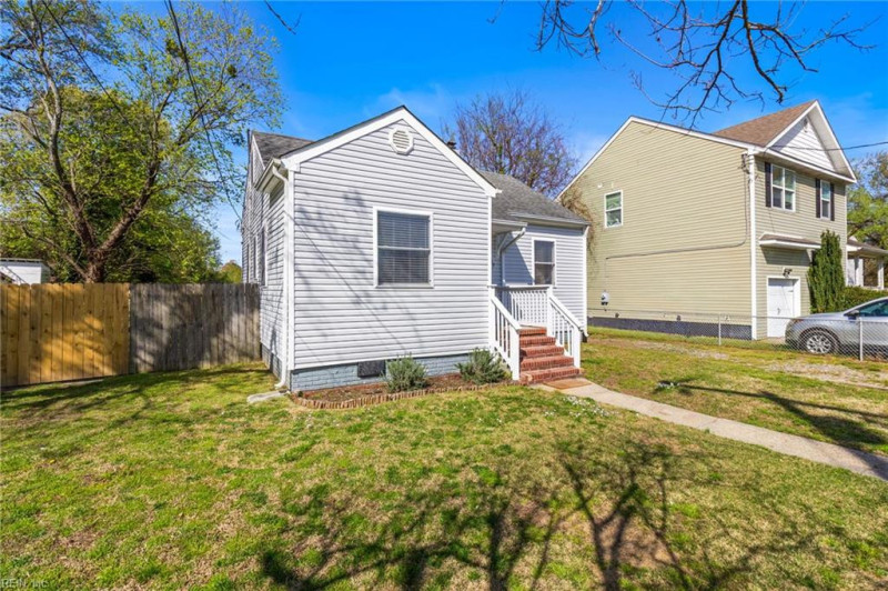 Photo 11 of 46 residential for sale in Norfolk virginia