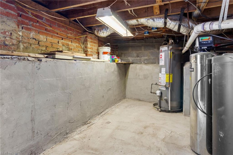 Photo 21 of 46 residential for sale in Norfolk virginia