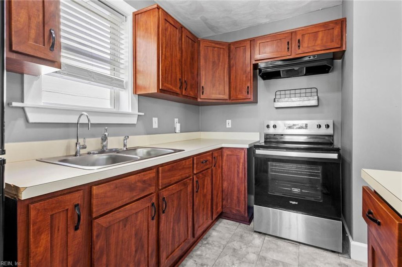 Photo 3 of 46 residential for sale in Norfolk virginia