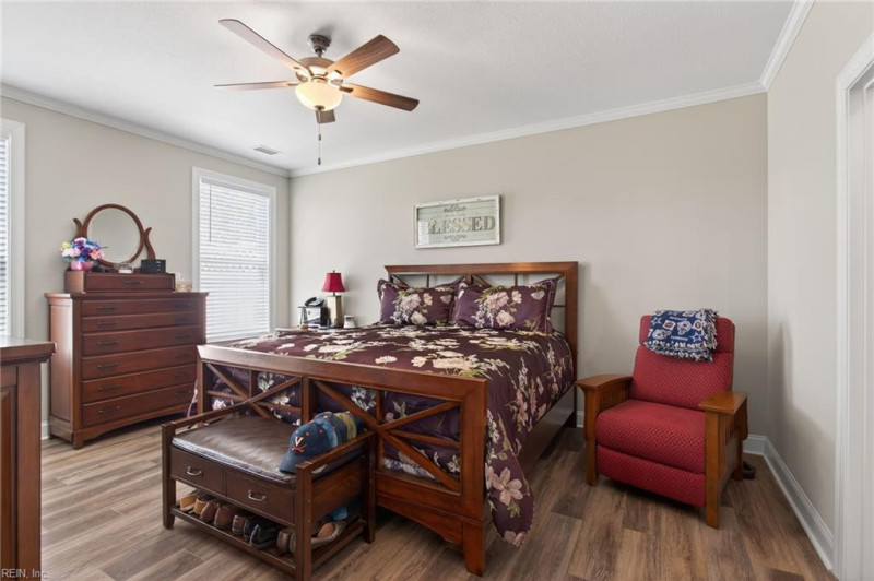 Photo 14 of 39 residential for sale in Chesapeake virginia