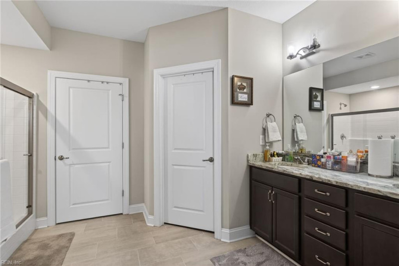 Photo 16 of 39 residential for sale in Chesapeake virginia