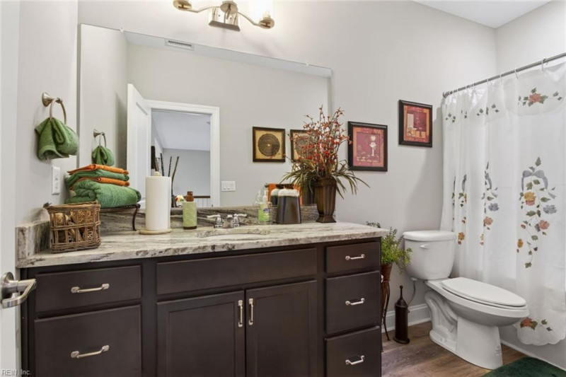 Photo 19 of 39 residential for sale in Chesapeake virginia
