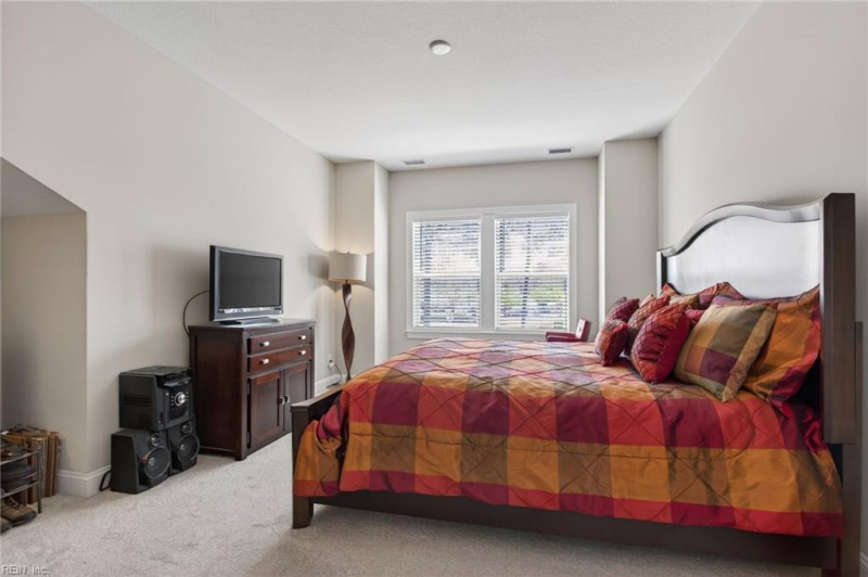 Photo 20 of 39 residential for sale in Chesapeake virginia