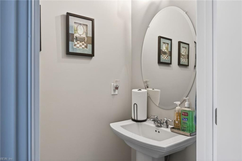 Photo 31 of 39 residential for sale in Chesapeake virginia