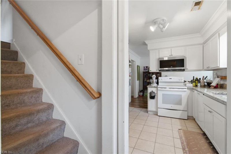 Photo 15 of 27 residential for sale in Chesapeake virginia