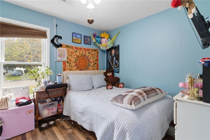 Photo 18 of 27 residential for sale in Chesapeake virginia