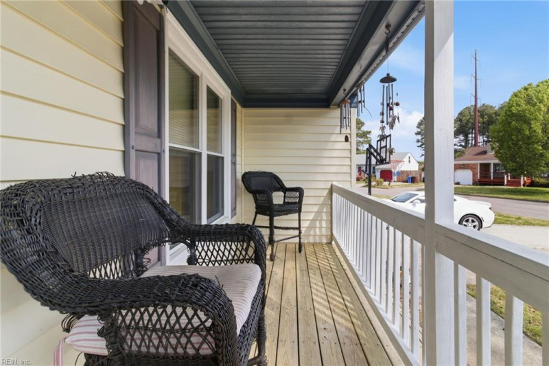 Photo 2 of 27 residential for sale in Chesapeake virginia