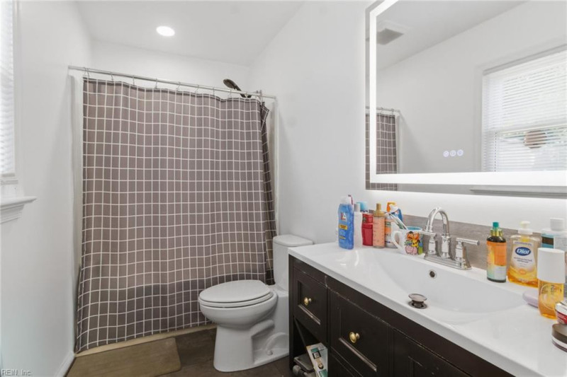 Photo 23 of 27 residential for sale in Chesapeake virginia