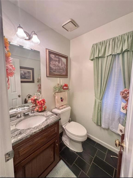 Photo 14 of 50 residential for sale in Portsmouth virginia