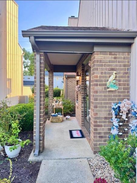 Photo 2 of 50 residential for sale in Portsmouth virginia