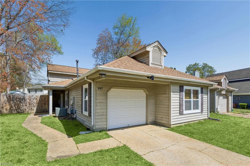 Photo 3 of 17 residential for sale in Newport News virginia