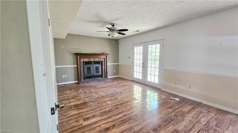 Photo 6 of 30 residential for sale in Hampton virginia
