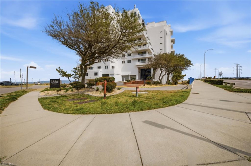 Photo 2 of 36 residential for sale in Virginia Beach virginia