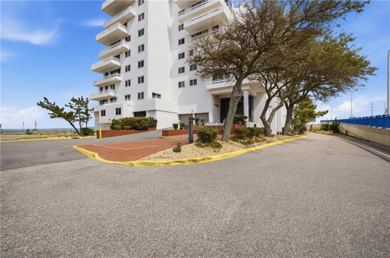 Photo 3 of 36 residential for sale in Virginia Beach virginia