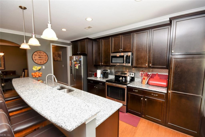 Photo 10 of 33 residential for sale in Chesapeake virginia