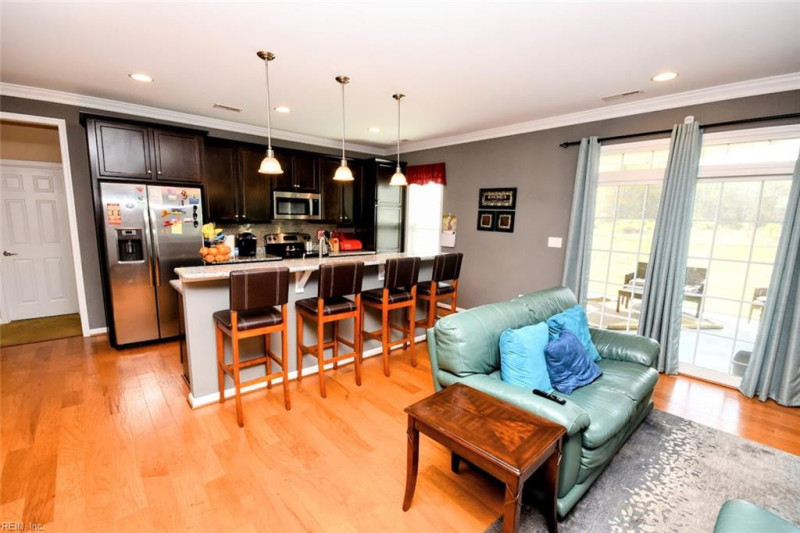 Photo 13 of 33 residential for sale in Chesapeake virginia