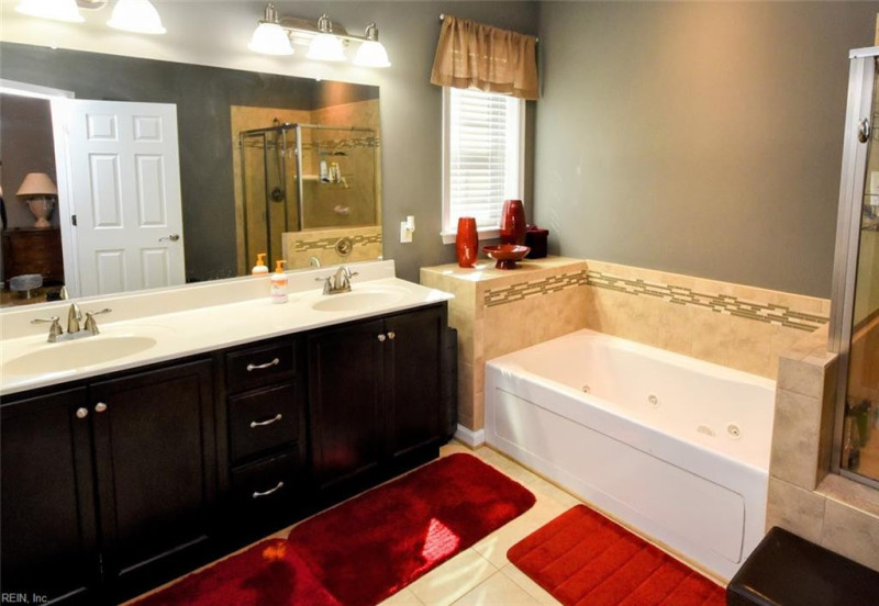 Photo 14 of 33 residential for sale in Chesapeake virginia
