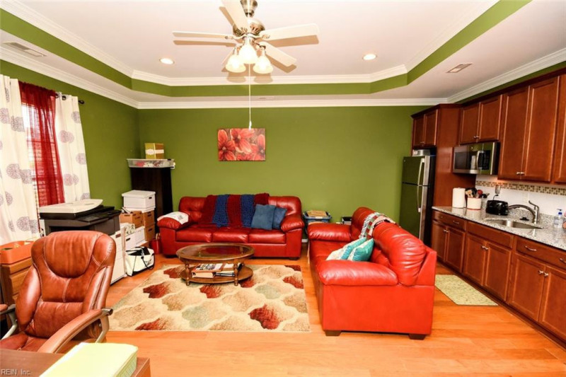 Photo 15 of 33 residential for sale in Chesapeake virginia