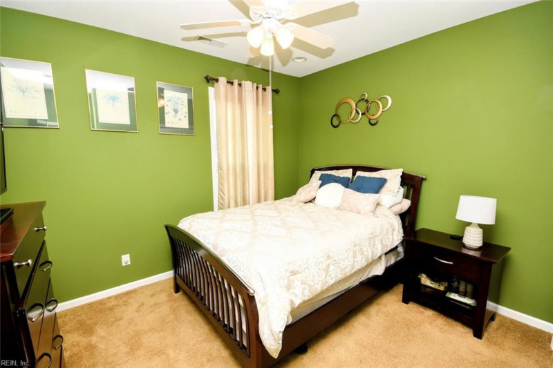 Photo 16 of 33 residential for sale in Chesapeake virginia