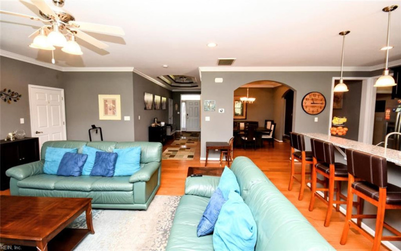 Photo 9 of 33 residential for sale in Chesapeake virginia