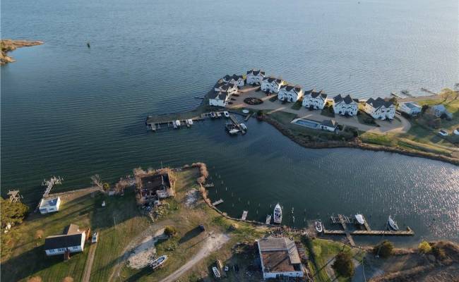 123 Waterview Road, Lancaster County, VA 22503