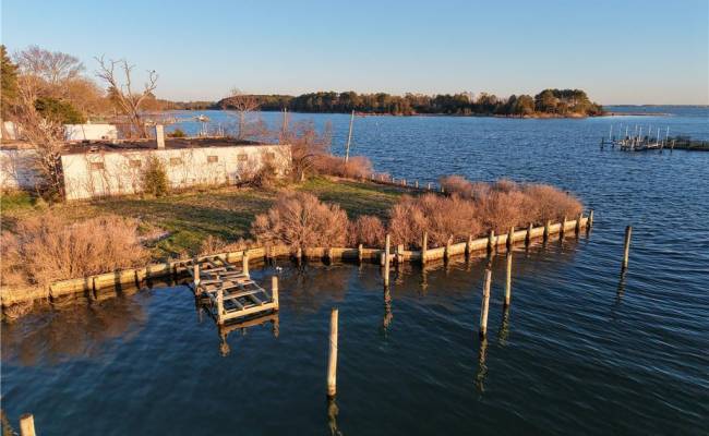 123 Waterview Road, Lancaster County, VA 22503