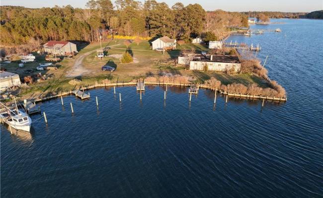 123 Waterview Road, Lancaster County, VA 22503