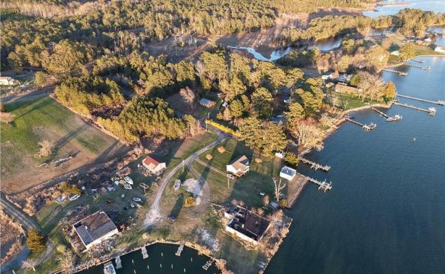 123 Waterview Road, Lancaster County, VA 22503