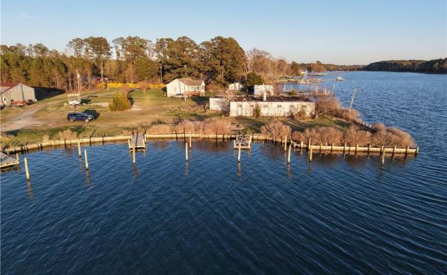 123 Waterview Road, Lancaster County, VA 22503