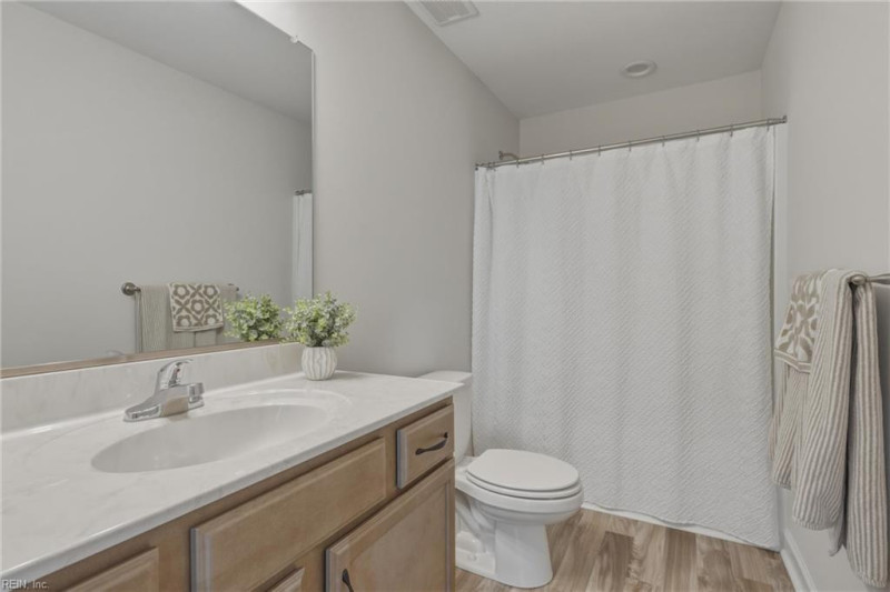 Photo 14 of 27 residential for sale in Suffolk virginia